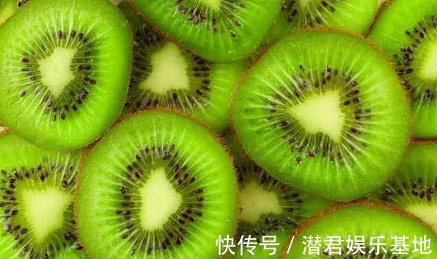 小雪|2岁男孩,口吐白沫,中毒身亡,爸爸暴打怒吼妈妈:还我儿子