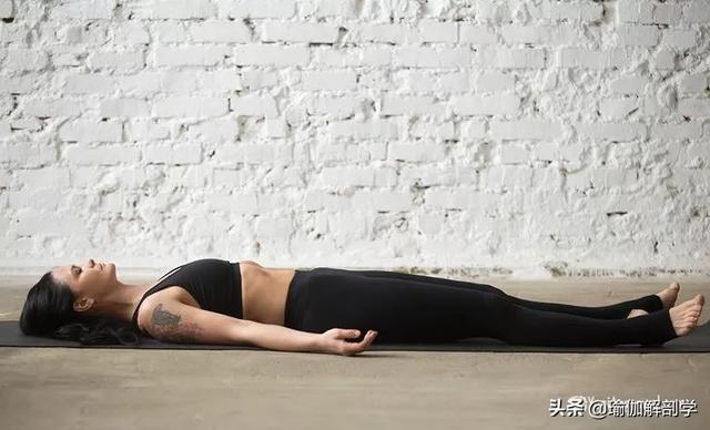 垫面|练瑜伽容易受伤初学者练这8个动作，最安全有效