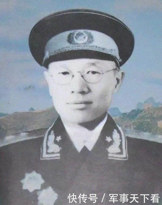授予|他没有参加过红军,率领一个师投奔八路军,55年被授予中将军衔
