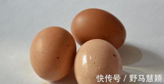鸡蛋|买鸡蛋,表面光滑的好还是粗糙的好?老农说出真相,太多人不会挑