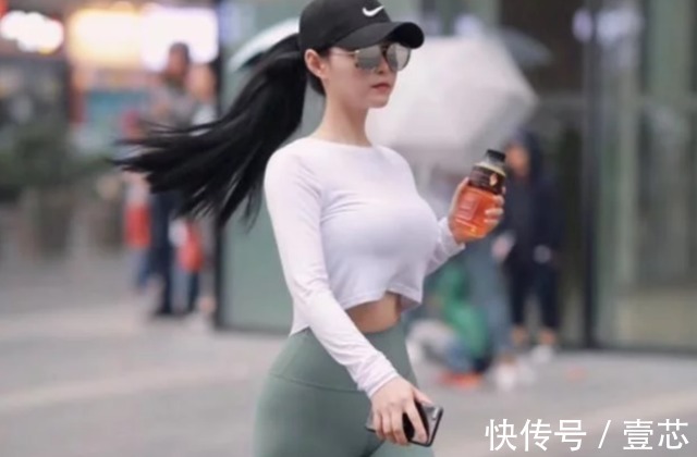 美女|成都街头美女,“沙漏”身材惹人爱,网友:比明星还要美?