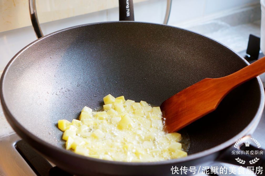 小米辣|三伏天，家人就馋这道肉菜，做法省事，开胃下饭，老少都爱吃