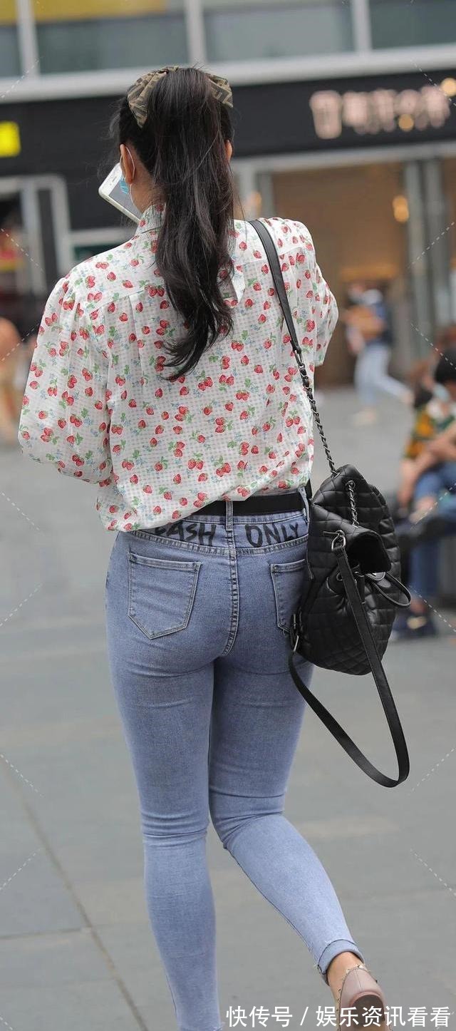 造型 懂时尚的女人,牛仔裤也会用心搭配,让造型显得休闲雅致!