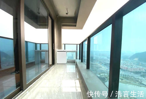 收纳|220㎡江景大平层,12米长的落地窗,这才叫高端大气上档次