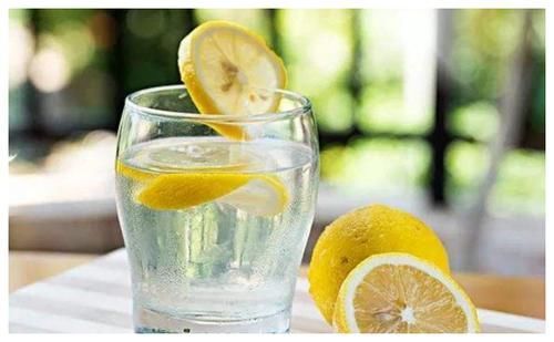 减肥|喝柠檬水可以减肥？若能避开这个误区，或许有助体重下降！