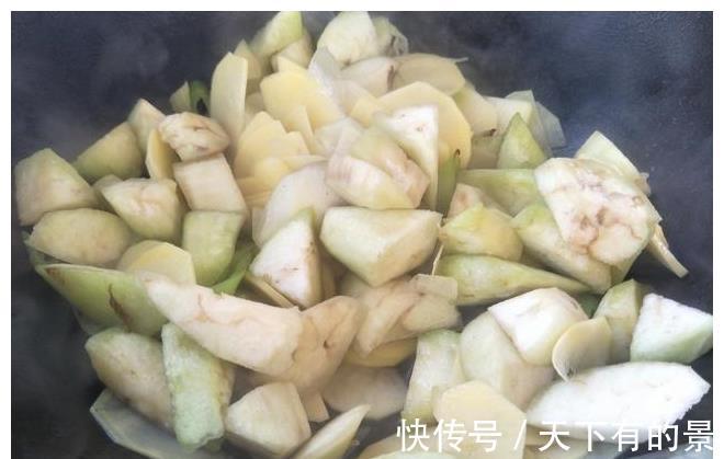 细长条|立冬前后,3样食材一起炒,味道鲜美营养高,家人都爱吃