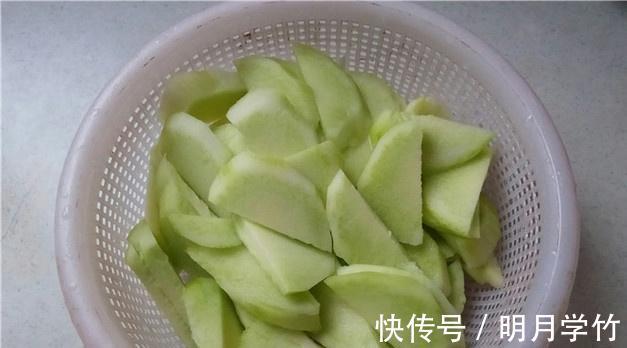 芥蓝|牛奶鸡蛋靠边站,这菜是“补钙小能手”,补钙又抗病,孩子长身高