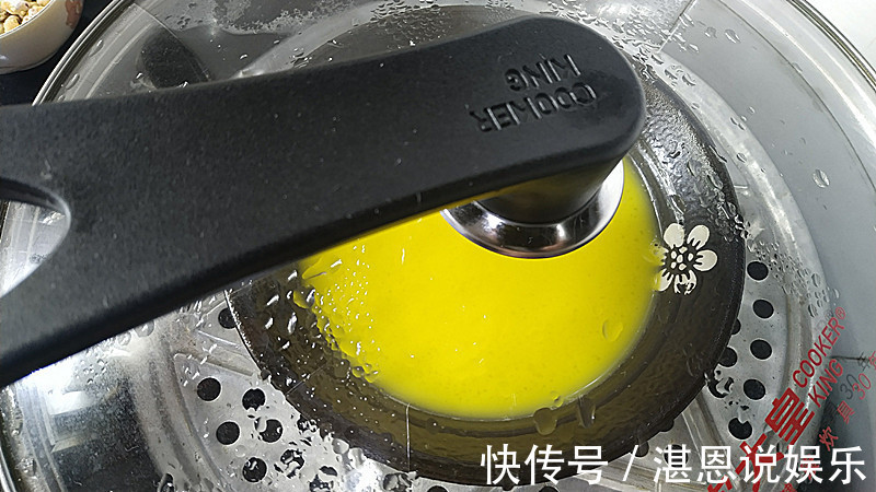 教你蒸鸡蛋羹的技巧，方法快捷简单，营养早餐分分钟搞定
