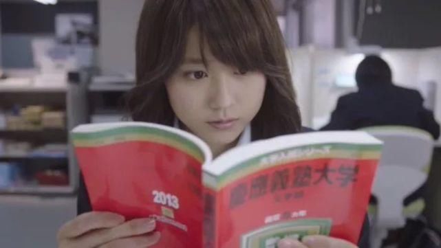 你适合剪刘海吗？还是更加适合中分、偏分发型？