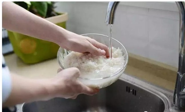 橘子皮|还用淘米水浇花没掌握以下正确方法,浇啥死啥!