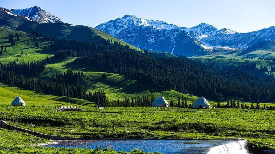 国内一条壮美的自驾公路，比川藏线更美，500公里充满四季美景