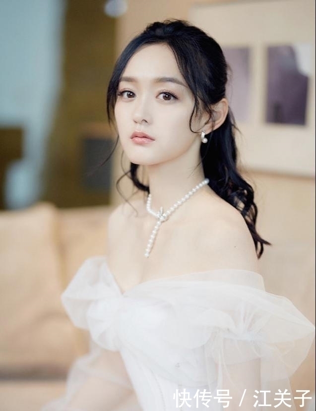 双马尾|别再披头散发了,今秋流行这3种“扎发发型”,简单自然易上手