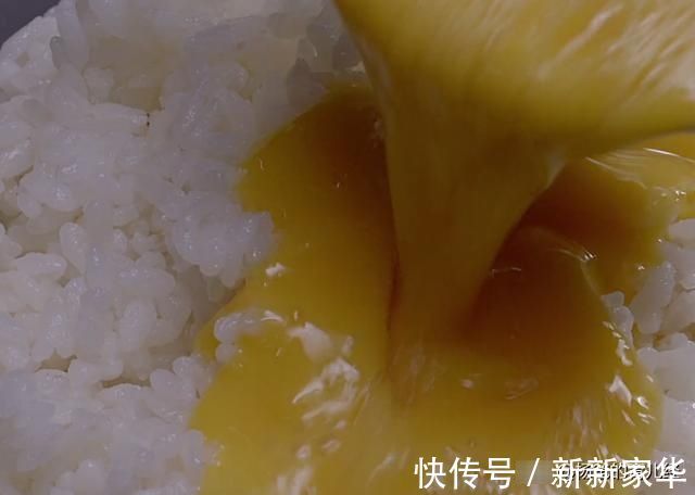 柠檬汁|白米饭的美食新吃法，搭配鸡蛋一拌一煎，营养又解馋，孩子特爱吃