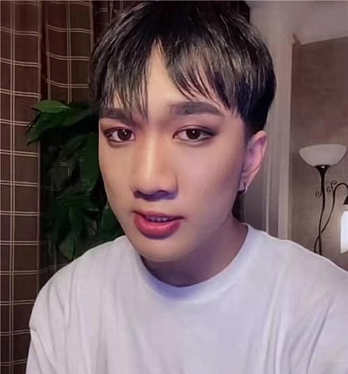 出生因兔唇被抛弃，做网红只是为了给奶奶治病，韩美娟背后是辛酸