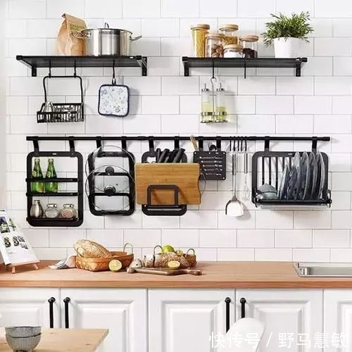 吊柜|为什么有钱人厨房不做吊柜了?头次看到这种设计,想立马回家学装