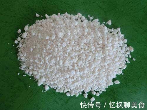 老人|5岁孙女吞下干燥剂,奶奶急中生智救了孩子,医生:有文化的老人