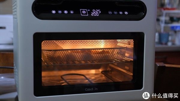 空气炸烤箱和烤箱有什么区别？用一个空气炸烤箱搞定一切料理，多功能才是王道！