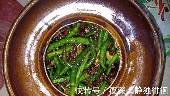 搅拌均匀|奶奶腌制的辣椒不加水只加它，香辣爽口，无论下饭还是下酒都过瘾