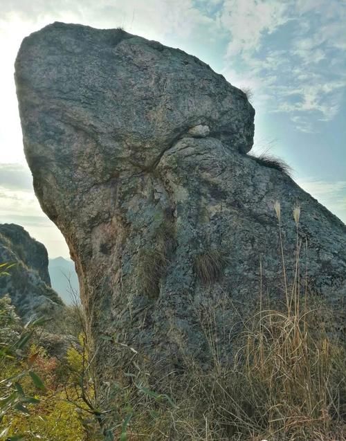 马仁奇峰背面不远处竟还有这么一座神秘未开发的山