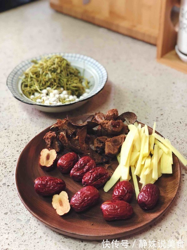 秋天到了，晚上冲一杯，清心润肺香甜可口