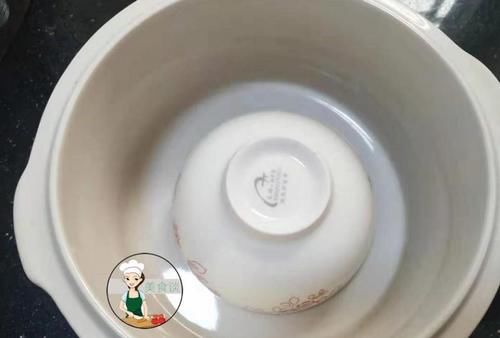  难怪你喝的鸡汤没营养，第一步就错了，不加一滴水，汤又鲜又营养