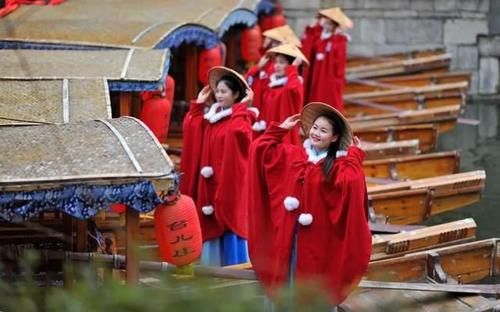 新春佳节！古城的船妹子等你来听一河烟雨，十里船歌！