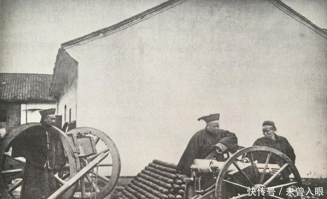 拉弓|别再被电视剧骗了，这才是真实的清军照片，图六拉弓是要射雕吗！