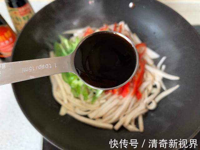 杏鲍菇|吃起来像肉不是肉,而是健康营养的素食,简单炒一下给肉也不换