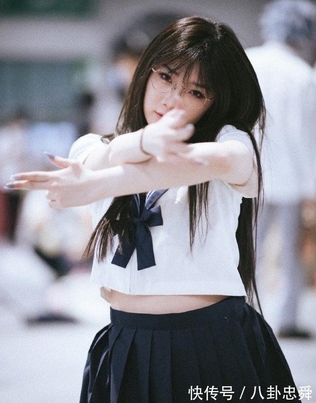 动漫|当年因为“JK少女”,导致漫展禁止穿胶衣,奥特曼粉丝怎么办?