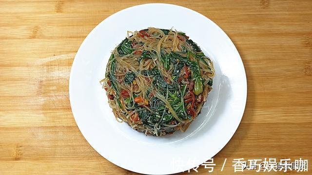 小猫|教你菠菜爽口解腻的做法，几分钟上桌，营养好吃做一大盘不够吃