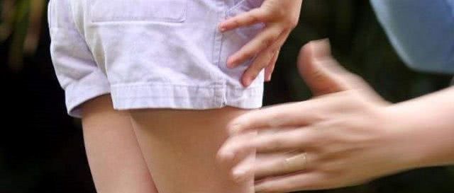 教育方式|孩子小时候,如果父母经常做这3件事,长大后,他多半会没出息