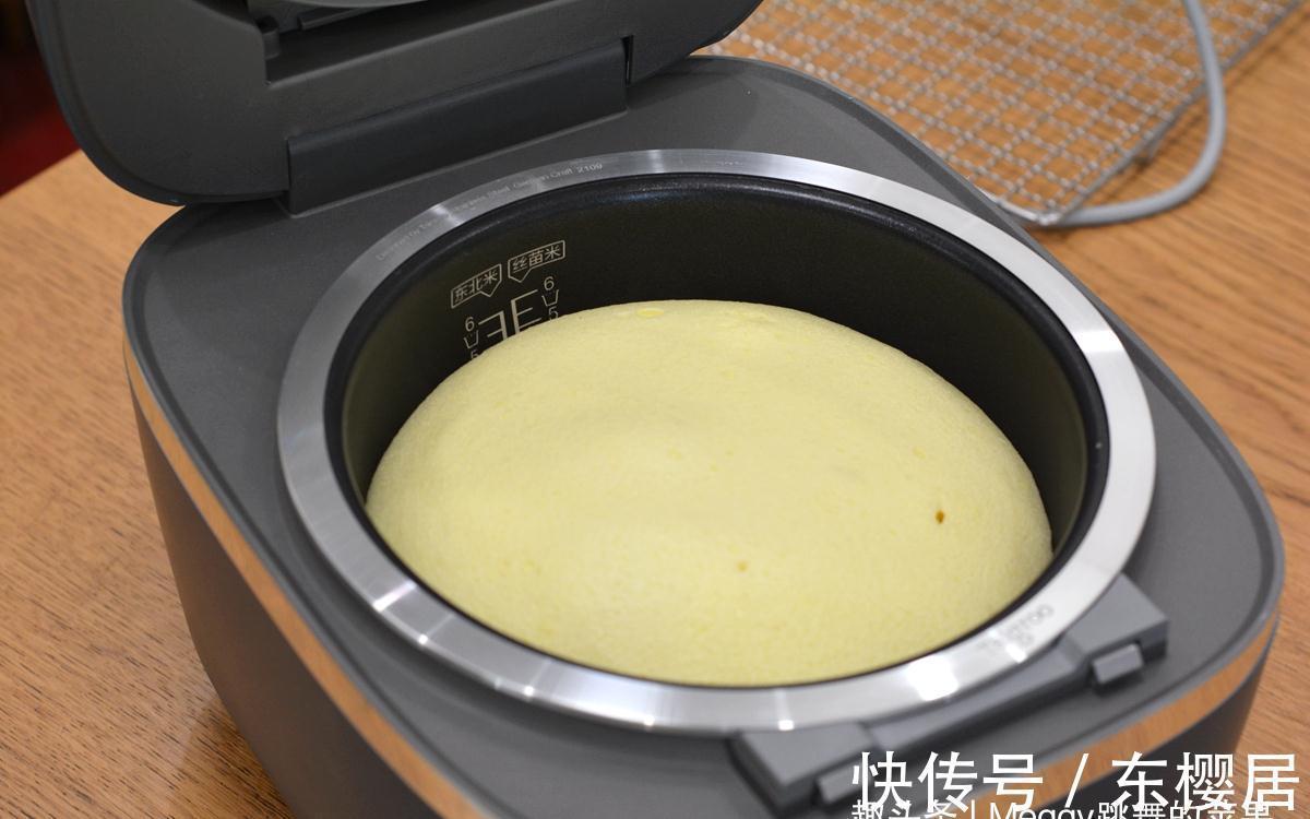 你用电饭煲做戚风蛋糕老不成功?苹果姐教你详细操作,松软轻盈