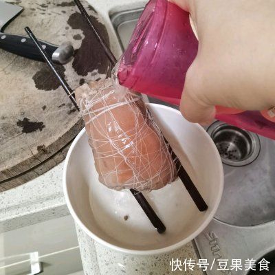 广式|这道广式白切猪手，汤汁都要舔干净