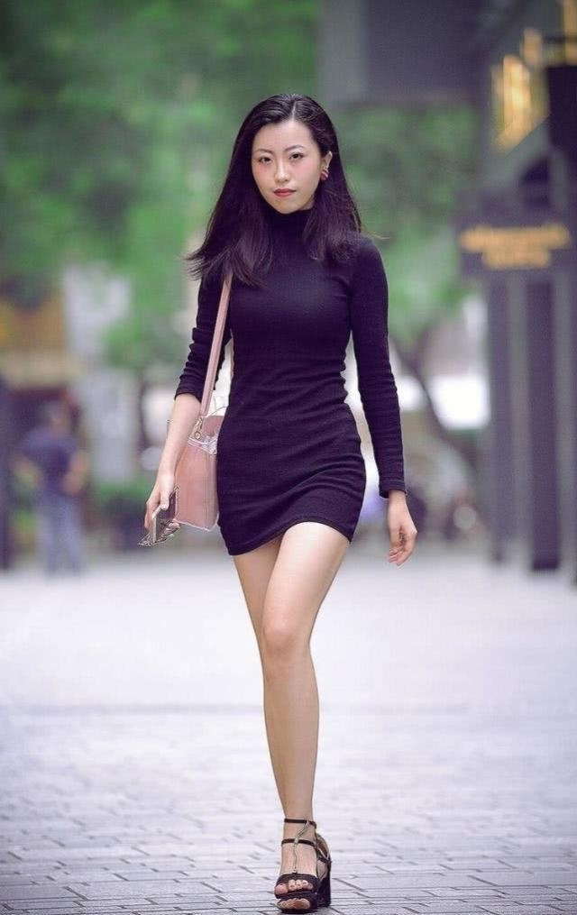 清新范的时尚小姐姐,美感大方给人窈窕淑女的感觉