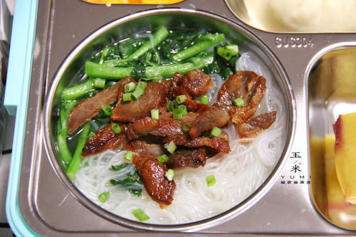 家有高一学生，早餐不将就，有荤有素，网友：量太少吃不饱