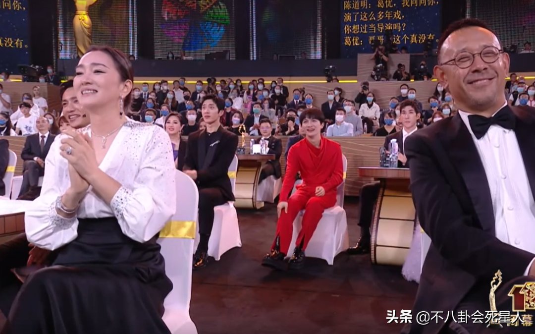 颁奖礼晚会|北影节颁奖礼晚会：刘晓庆发言获全场鼓掌，陈道明一句话逗笑巩俐