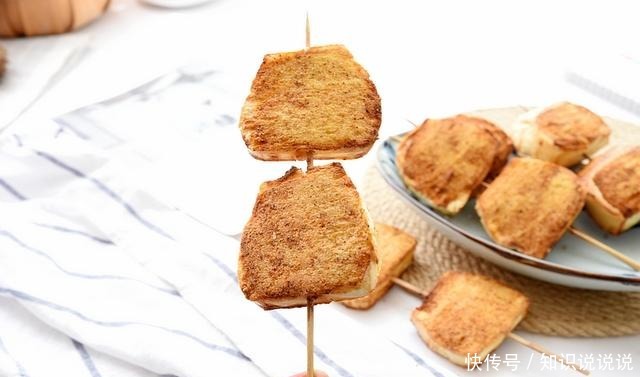  比炸馒头片还好吃的烤馍片，让你足不出户尝到烧烤摊的味道，香