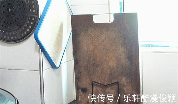 上火|不用面粉不用炸,十分钟上桌的香辣脆皮鸡翅,又酥又嫩,不上火!