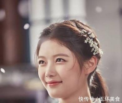 天生素颜好看的女生,大都有这4个特征,完败“化妆脸”