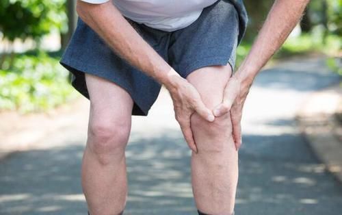 肌肉痉挛|走路时，腿突然发软甚至跌倒，是什么情况？这5个因素，别大意