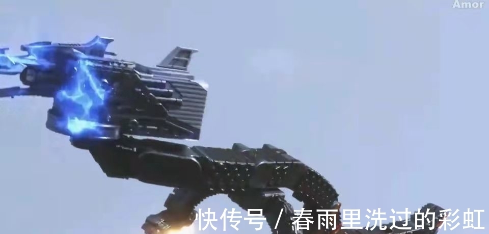奥特曼|特利迦奥特曼:细节拉满情怀吗?卡尔蜜拉的病娇和危险的三角关系