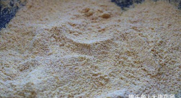 玉米面炒一炒,竟变成一味良药!精神好了,睡眠好了,越来越年轻