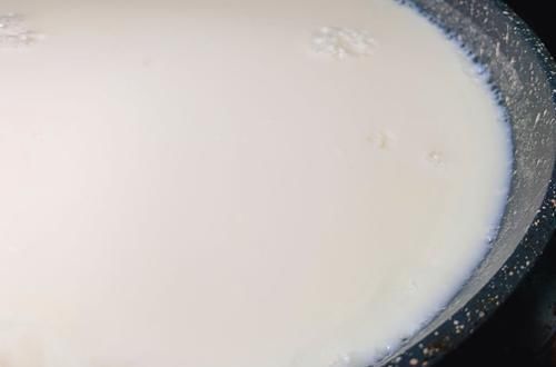 想吃豆腐脑不用出去买，在家5毛钱能做一大锅，学会就可以开店了