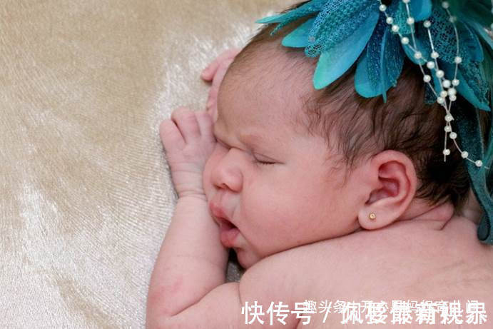 家长|还在给新生儿拍满月照?看完几幅图再决定