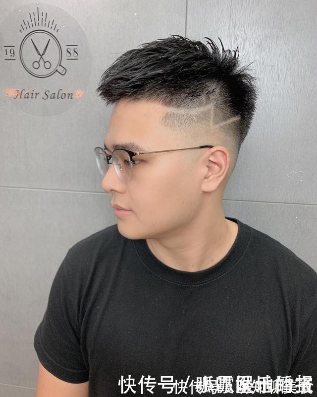 有型|男生头发长了别留“锅盖头”,试试这3款潮流发型,剪完帅气有型