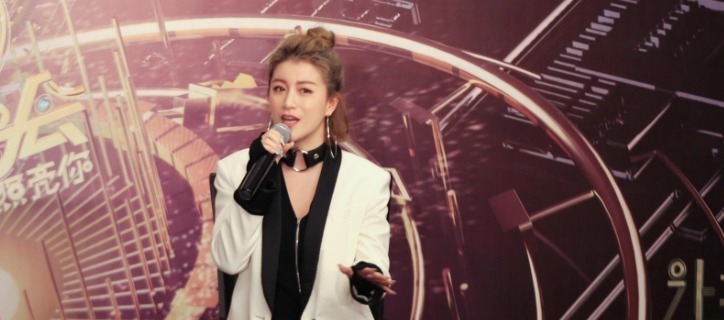 曾在《好聲音》敗給張碧晨，現(xiàn)在資源遠超冠軍，身家過億成了贏家