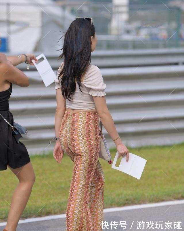 装扮 活力满满的瑜伽裤装扮潇洒有气质,分外展示时髦气质,时尚精致!