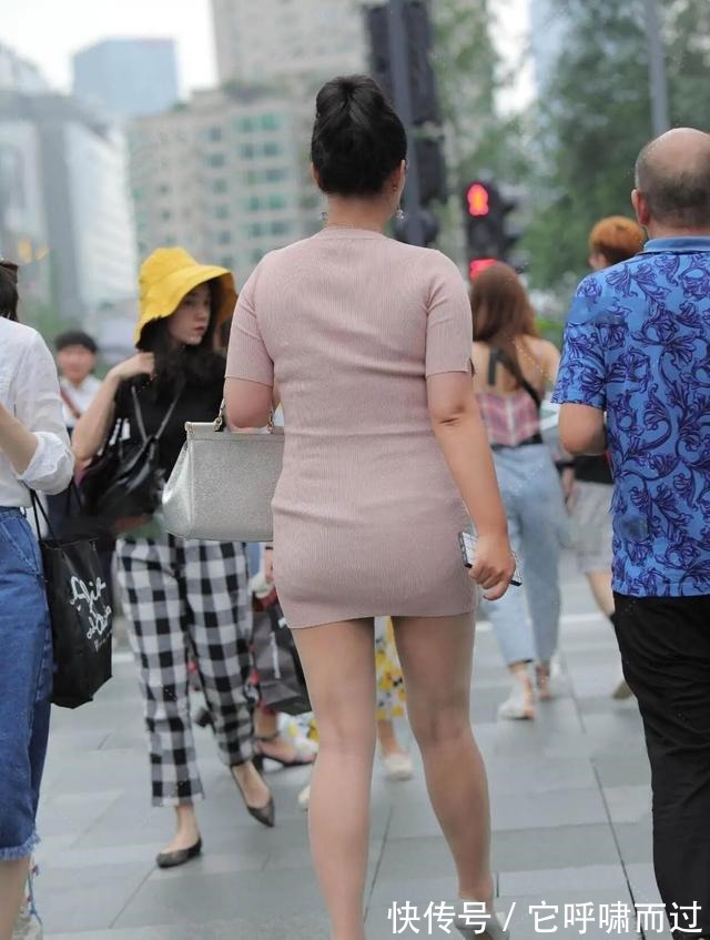 美女 上身胖该如何穿切忌单方面入手,让整个穿搭出现“四不像”!