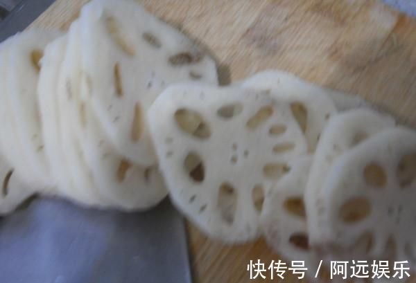 这道菜|木耳加一物，金子都不换，常吃排出体内毒素，大肚腩悄悄不见