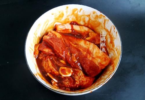 周末在家，用平底锅给孩子做“叉烧肉”，神仙美味